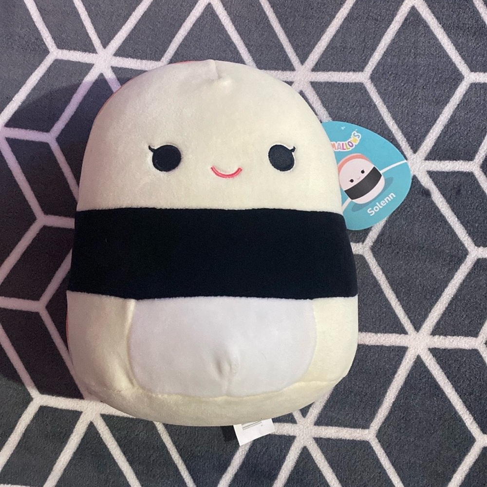 Adorable sushi themed squishmellow.